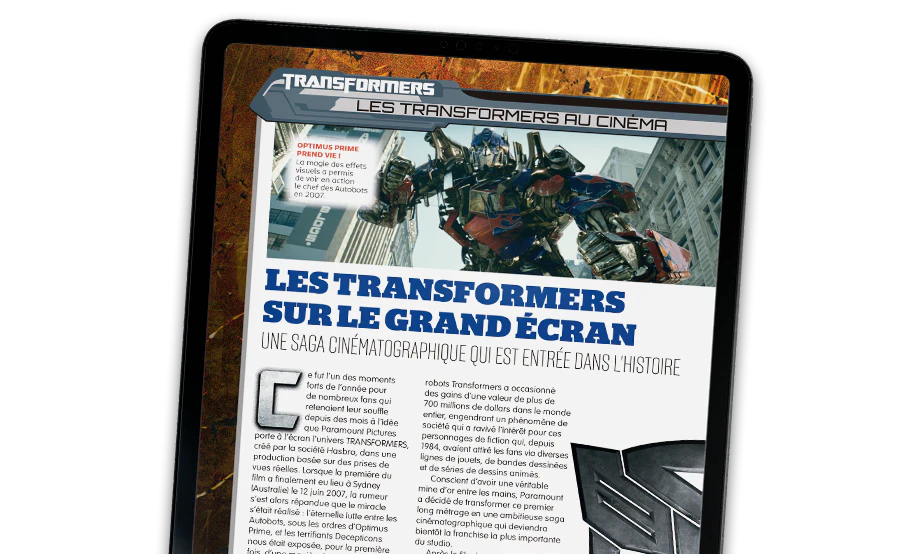 Image d’un magazine ouvert vue de loin.