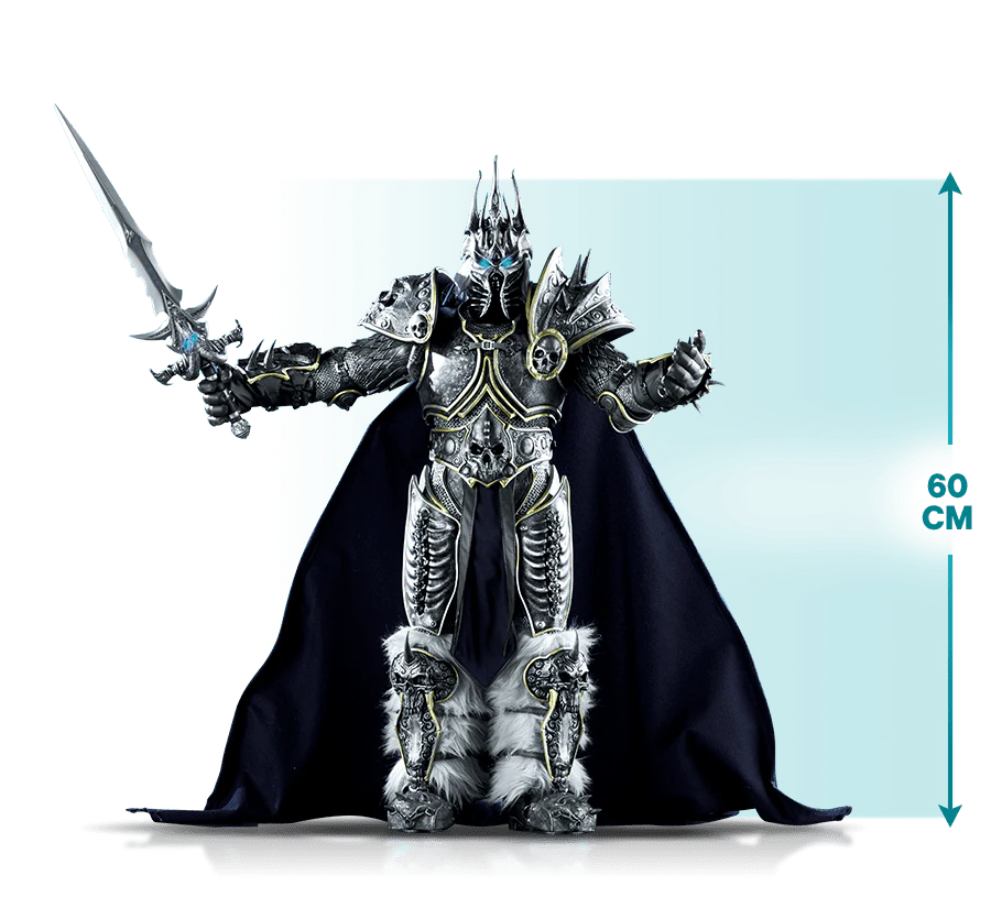 Image de la maquette du Roi Liche avec armure argentée et épée. À côté, hauteur indiquée : 60 cm.