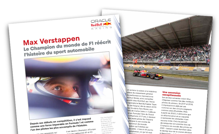 Image d’un magazine ouvert vue de loin.