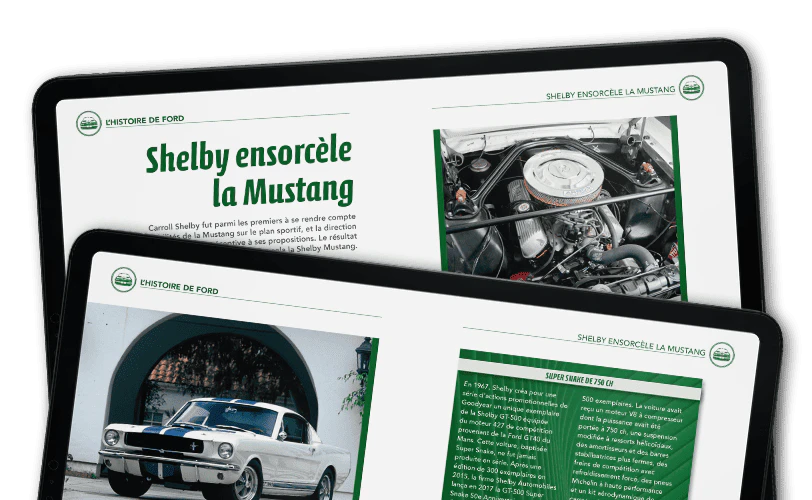 Image d’un magazine ouvert vue de loin.